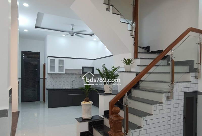 Bán nhà mới xây đường số 8 Linh Xuân Thủ Đức TPHCM,LH 0909428959.